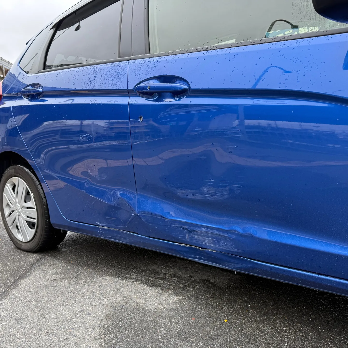 ホンダ フィット板金塗装