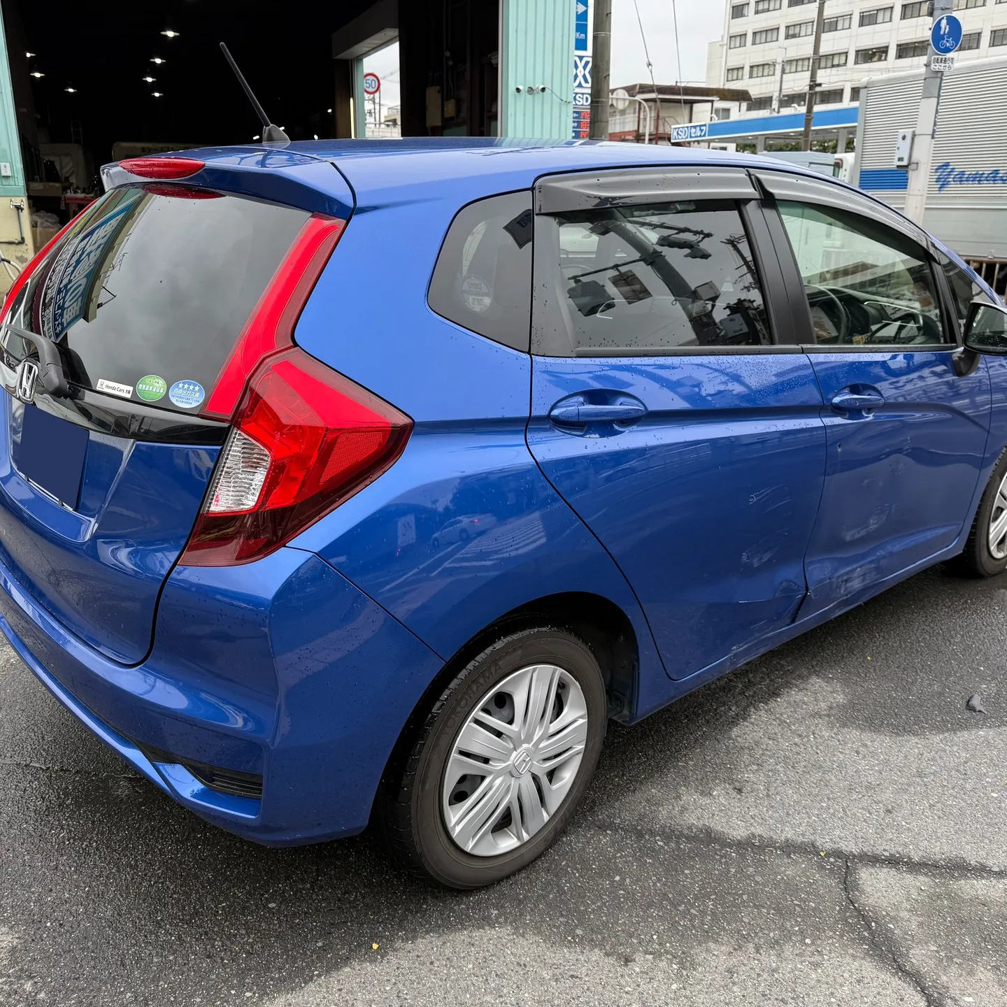 ホンダ　フィット板金塗装