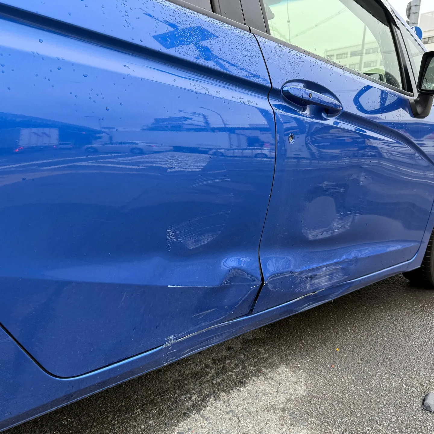 ホンダ　フィット板金塗装