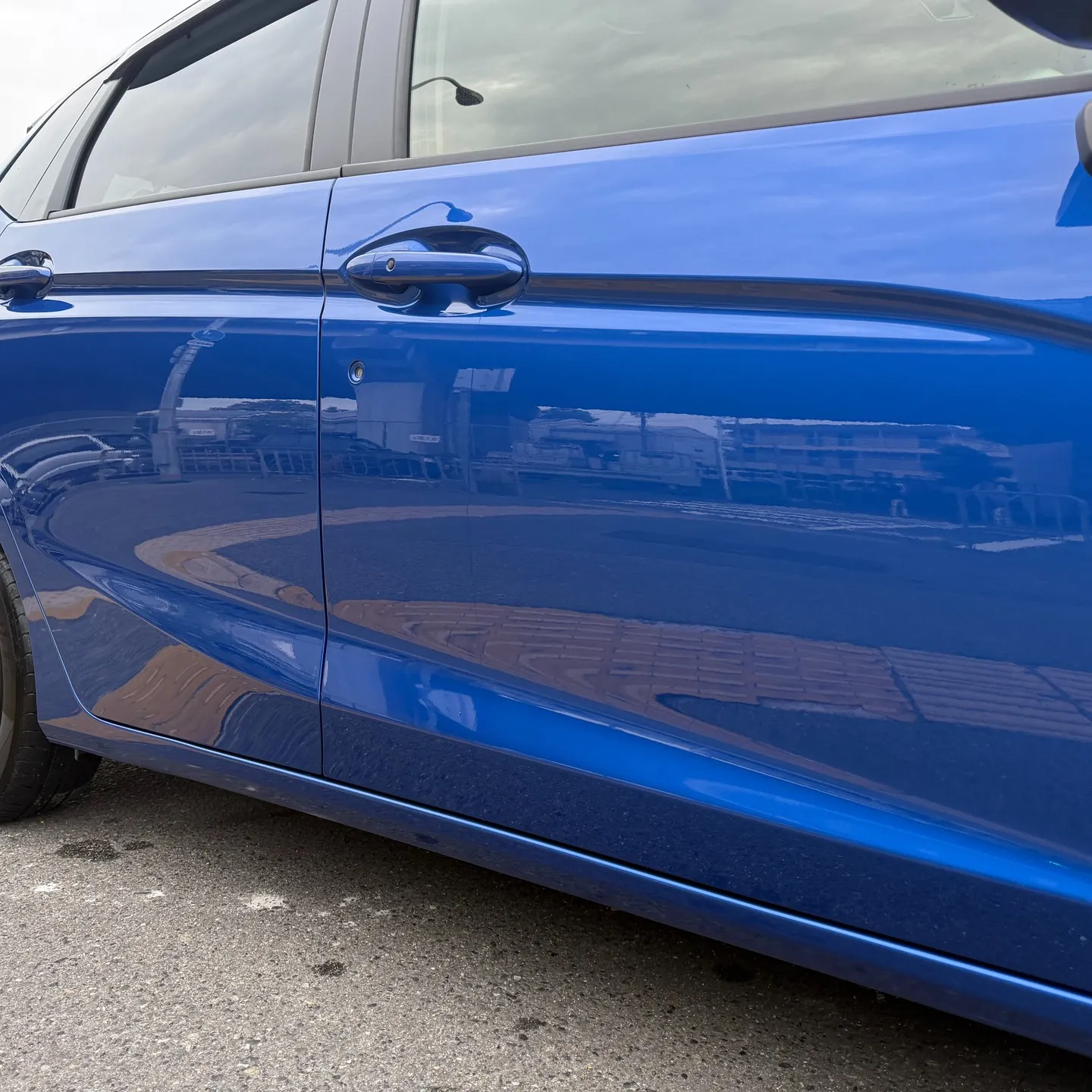 ホンダ　フィット板金塗装