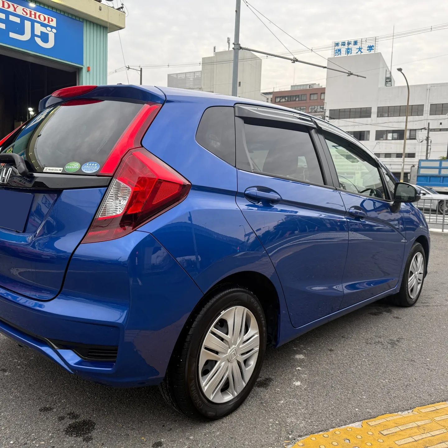 ホンダ　フィット板金塗装