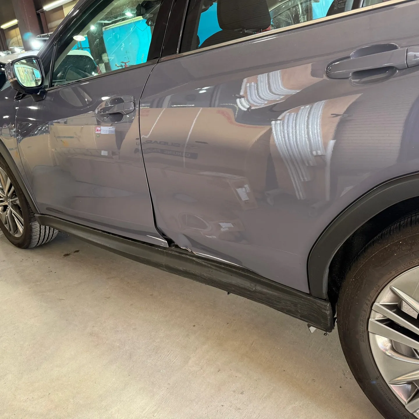 スバル　レヴォーグ鈑金塗装