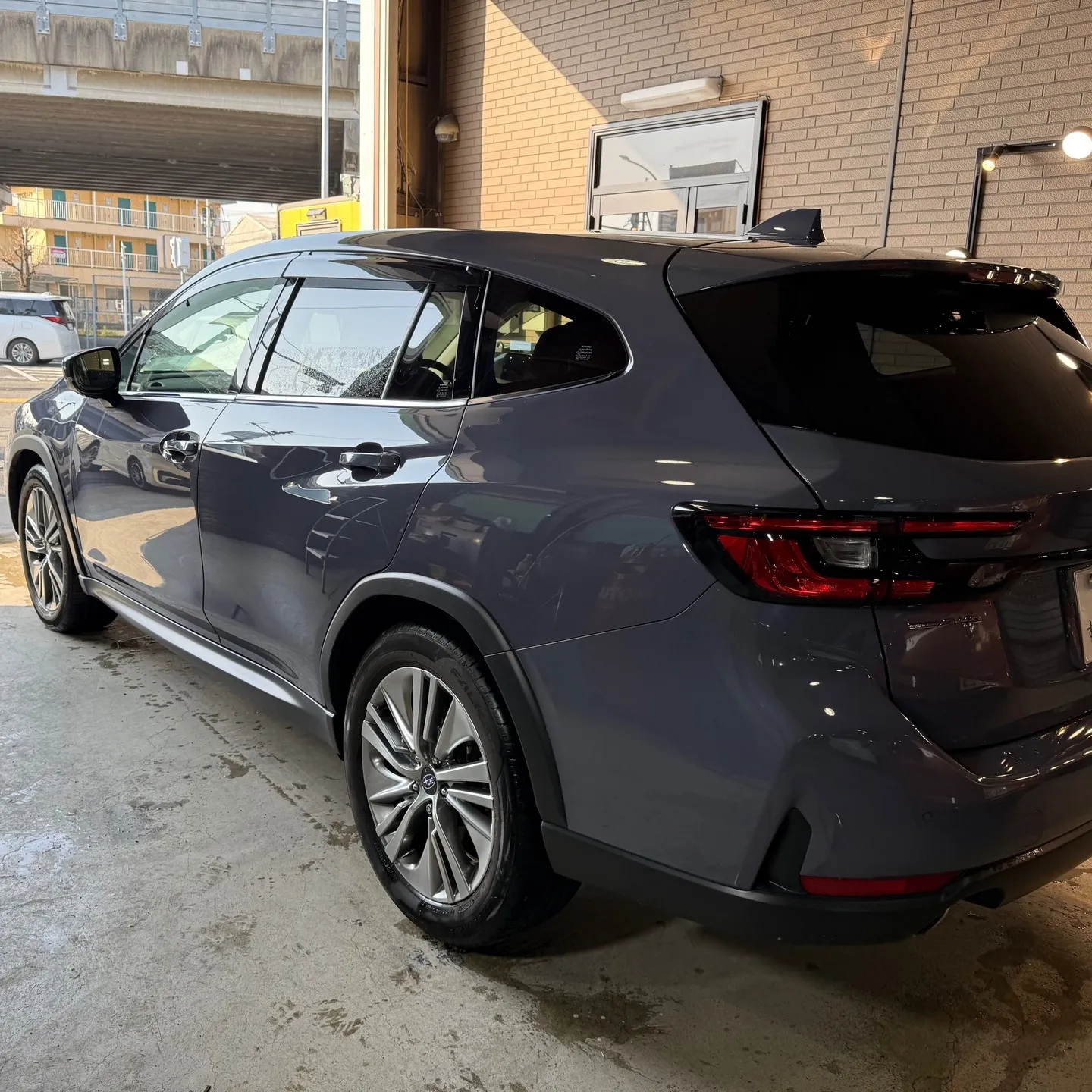 スバル　レヴォーグ鈑金塗装