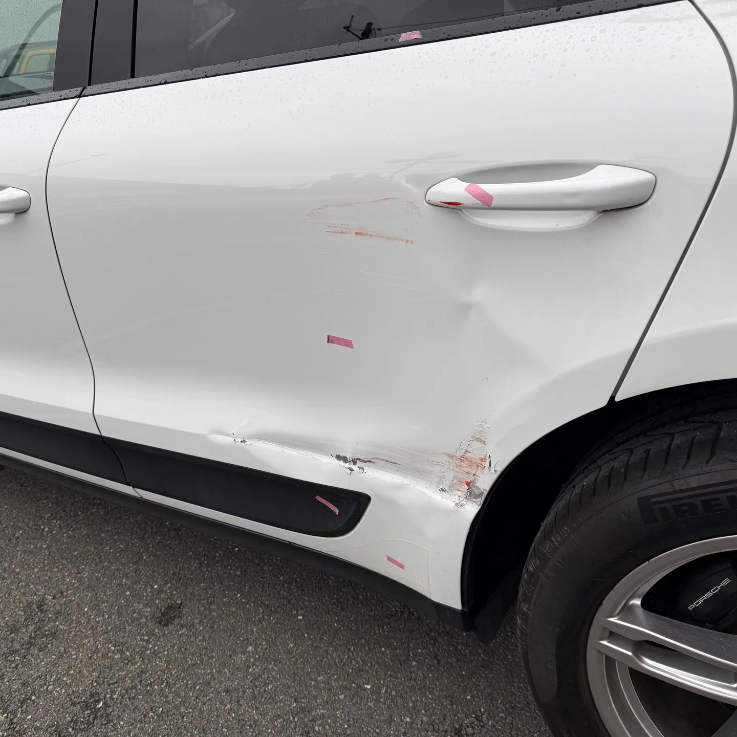 ポルシェ　マカン鈑金塗装