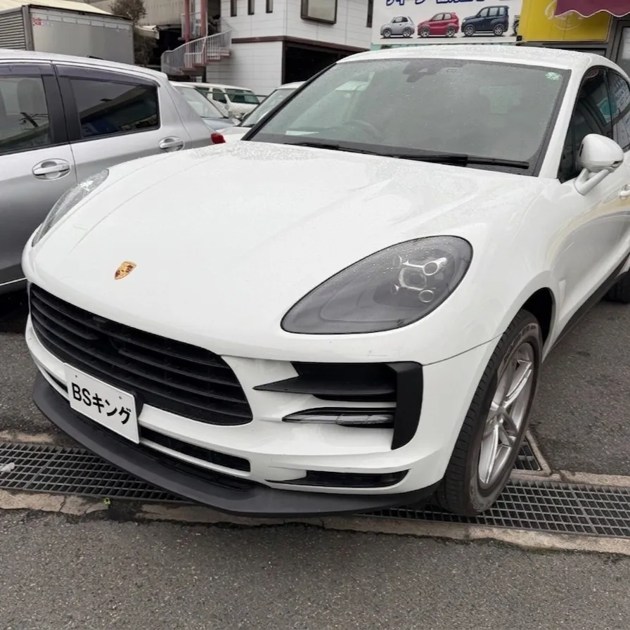 ポルシェ　マカン鈑金塗装