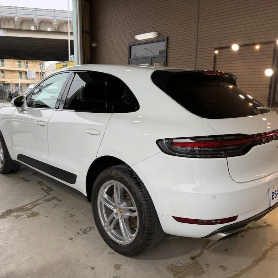 ポルシェ　マカン鈑金塗装