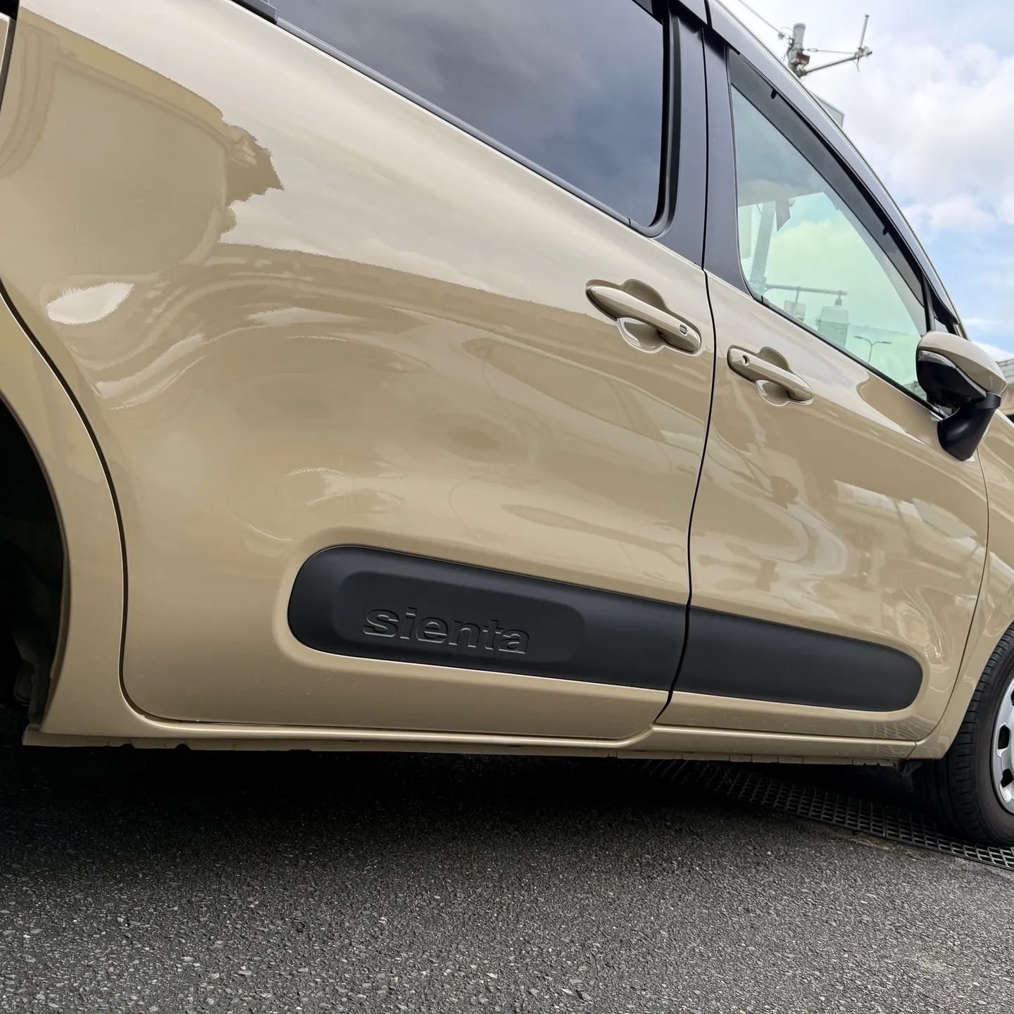 トヨタ　シエンタ鈑金塗装